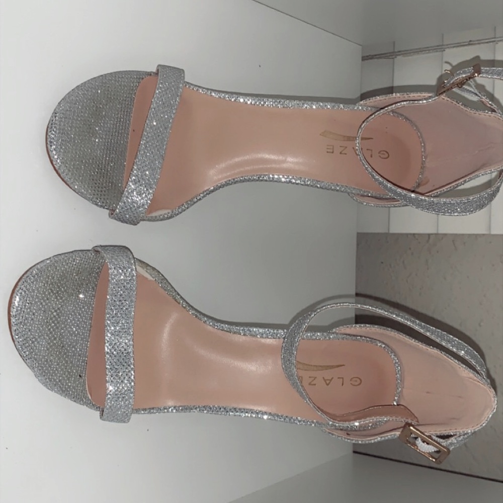 Shiny heels ✨
